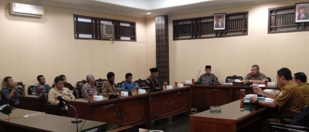 Rapat Dengar Pendapat dengan Forum Peduli Kenteng