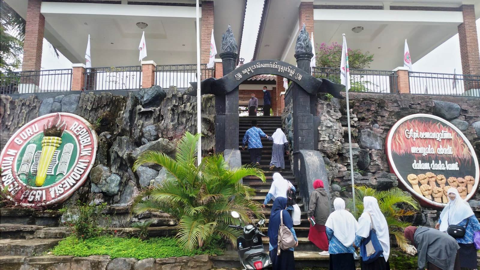 JSIT Banjarnegara Kenang Pahlawan Pendidikan