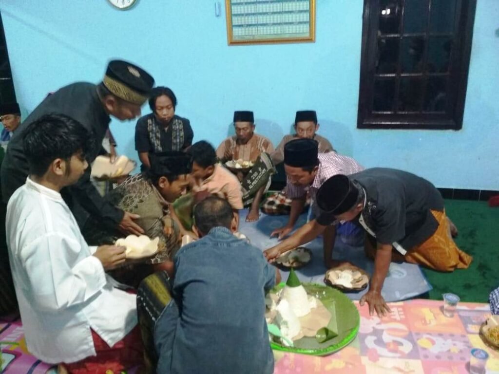 Kolaborasi Warga Sukses Rehab Mushola Al Husna