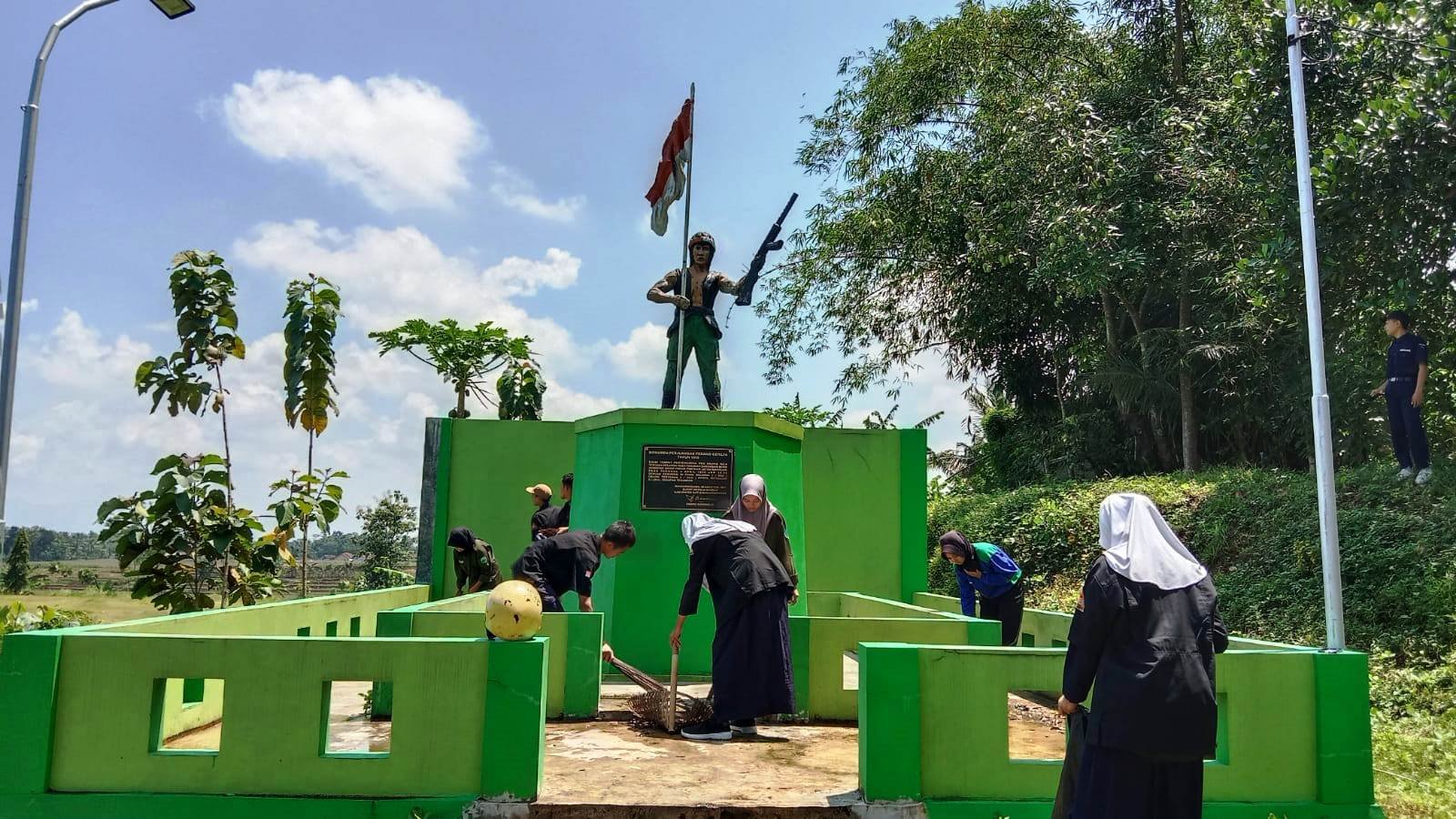 Peringati Hari Pahlawan