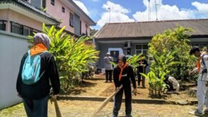 96021617-cd57-4c5c-80f1-6e159ac9206c-300x169 Peringati Hari Pahlawan, 6 Monumen Dibersihkan