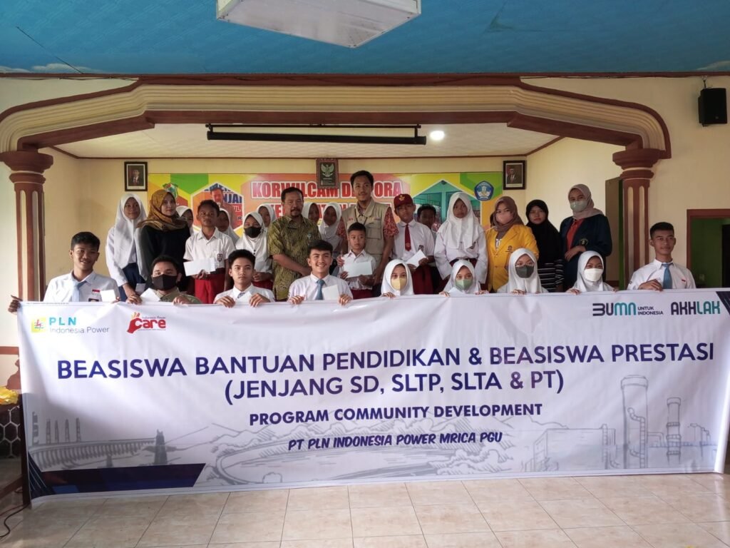 Indonesia Power Bagikan Beasiswa Prestasi