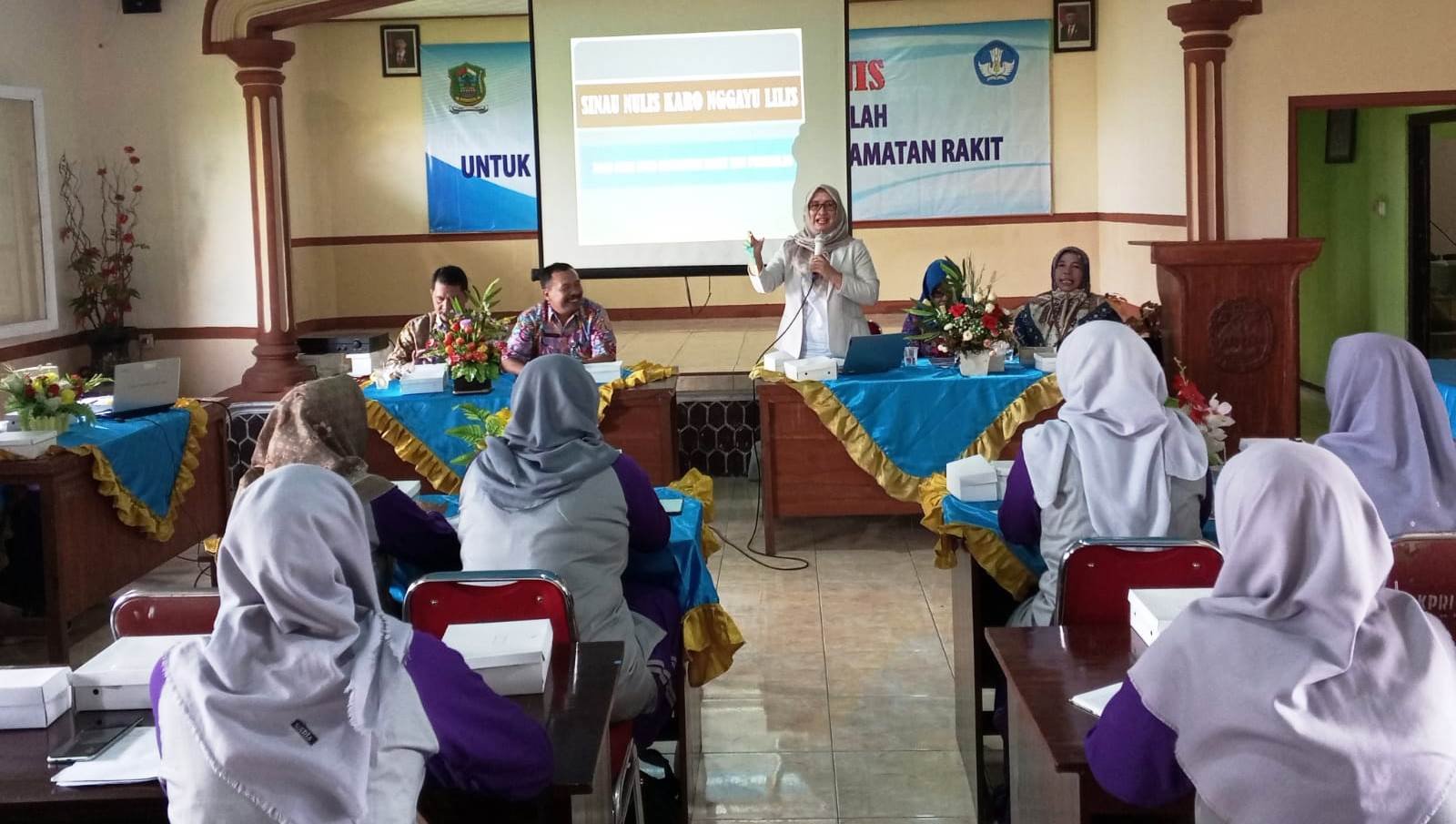 Sinau Nulis Karo Nggayu Lilis