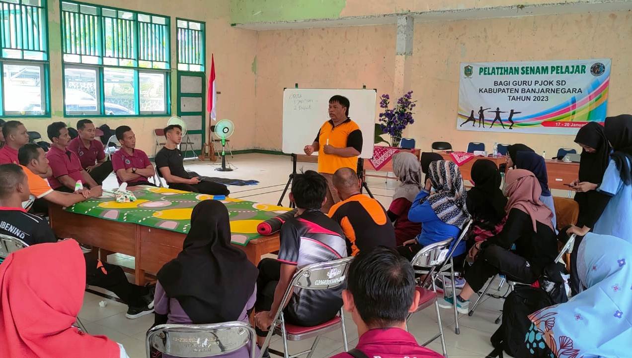 Guru PJOK SD Perdalam Massage Cedera Olahraga