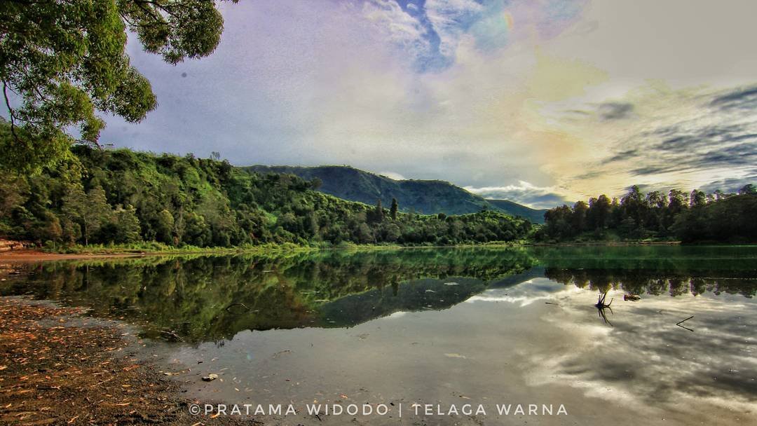 Keunikan Telaga Warna Dieng