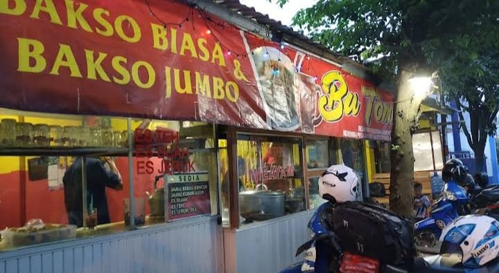 Bakso Bu Tomo Masih Jadi Primadona di Banjarnegara