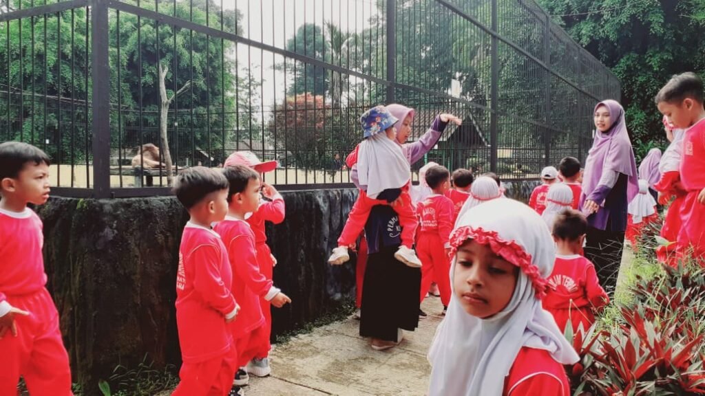 Field Trip ke Kebun Binatang Serulingmas