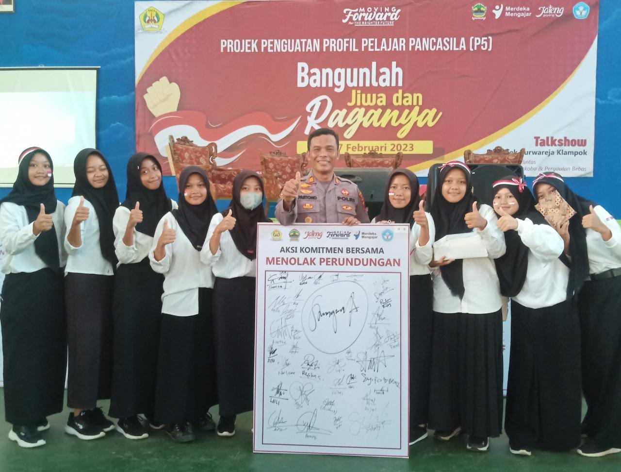 Ratusan Siswa SMAN 1 Purwareja Klampok Bubuhkan Tanda Tangan Penolakan Perundungan
