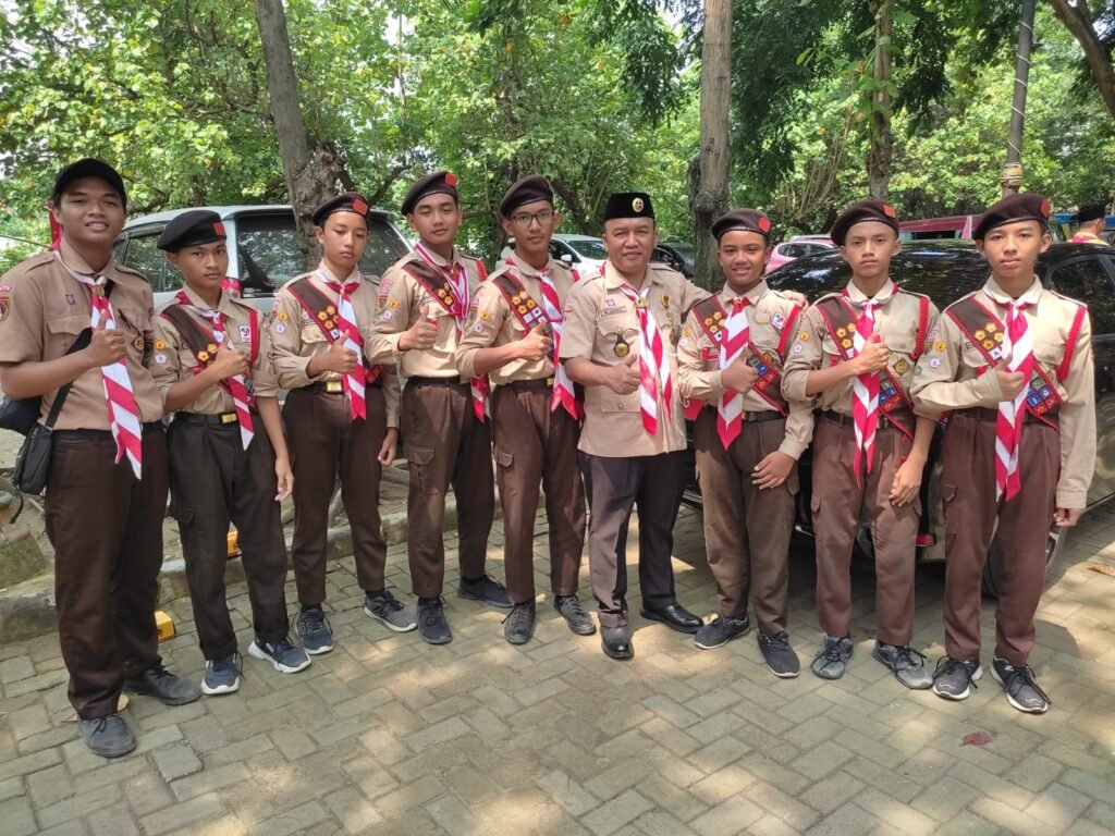 14 Anggota Pramuka SMPIT Usamah Dilantik Menjadi Pramuka Garuda Penggalang