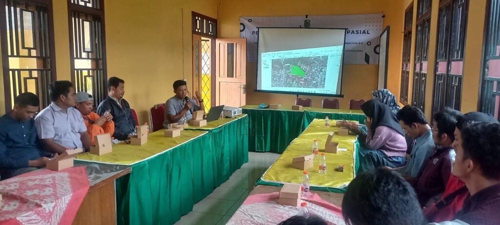 Petani Milenial Kecamatan Karangkobar Dilatih Pemetaan Geospasial