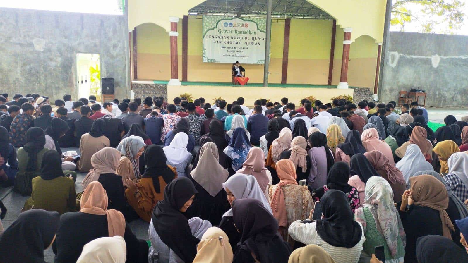 Peringati Nuzulul Quran, Gus Sidiq Ajak Siswa Gemar Baca Quran