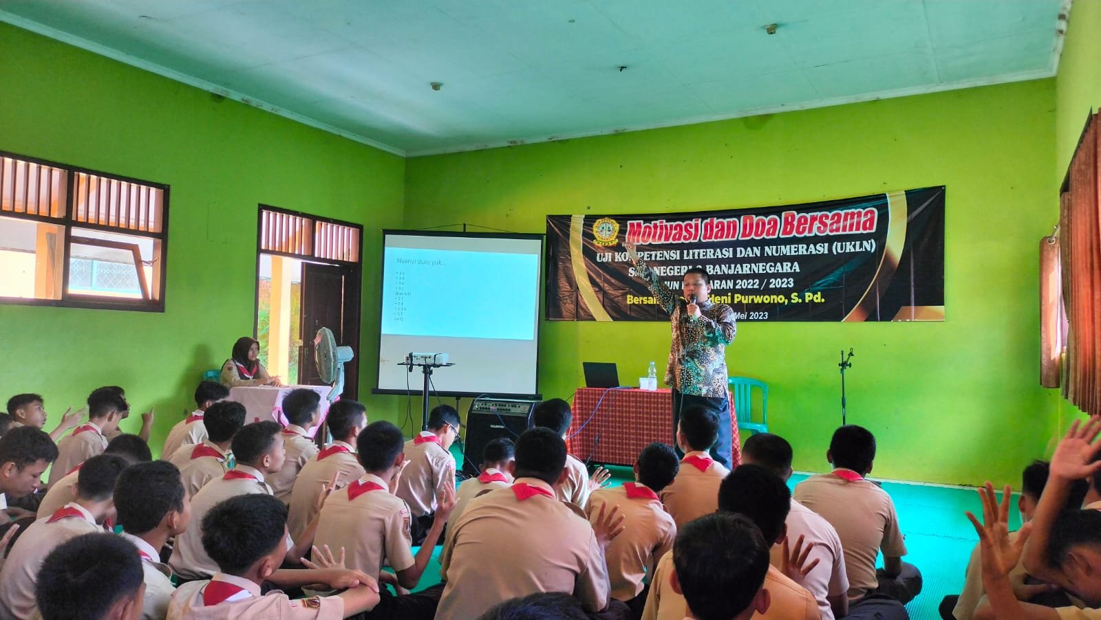 SMPN 3 Banjarnegara Gelar Training Motivasi Literasi