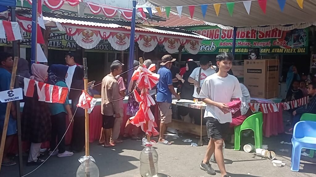 Juragan Bakso Banjarnegara Bagikan Ratusan Bakso Gratis dan Hadiah di HUT RI ke-79