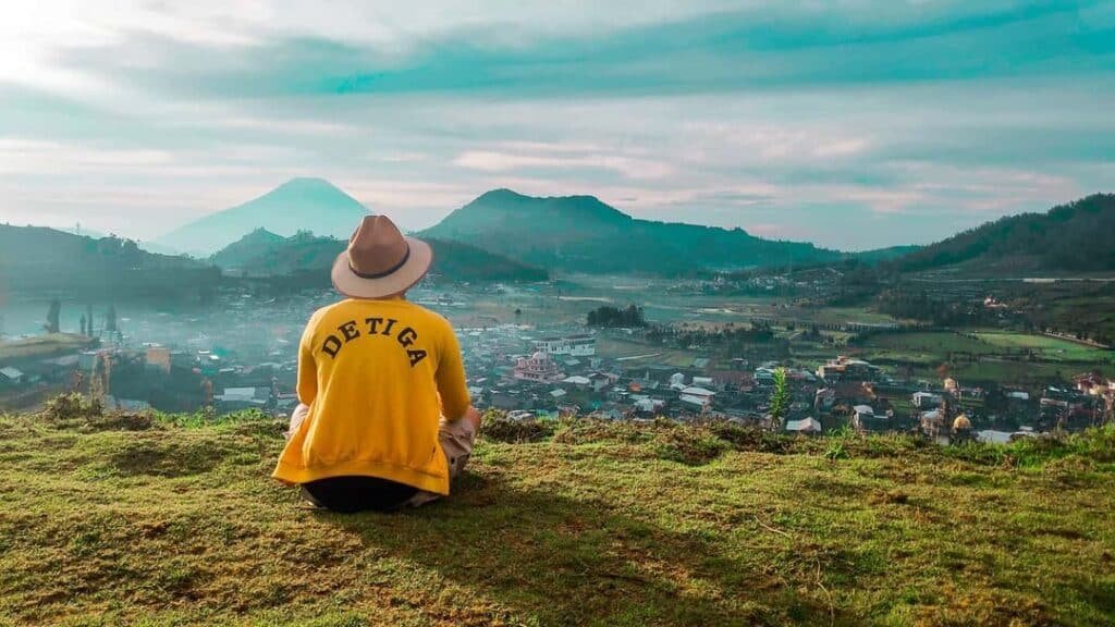 Keindahan Bukit Scooter Kala Pagi Hari di Dieng, Banjarnegara