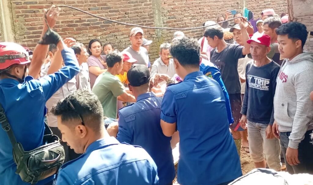 Selamat dari Maut! Nenek di Banjarnegara Berhasil Diselamatkan dari Sumur