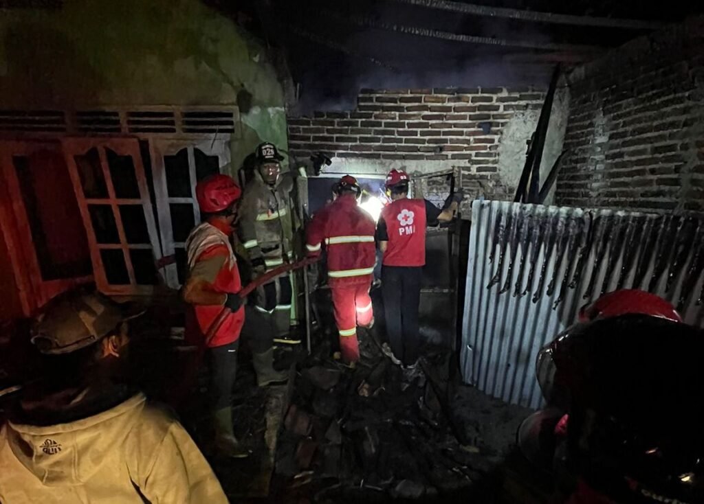 Kebakaran Hebat di Madukara, Rumah Habis Terbakar Akibat Tungku yang Ditinggal Menyala