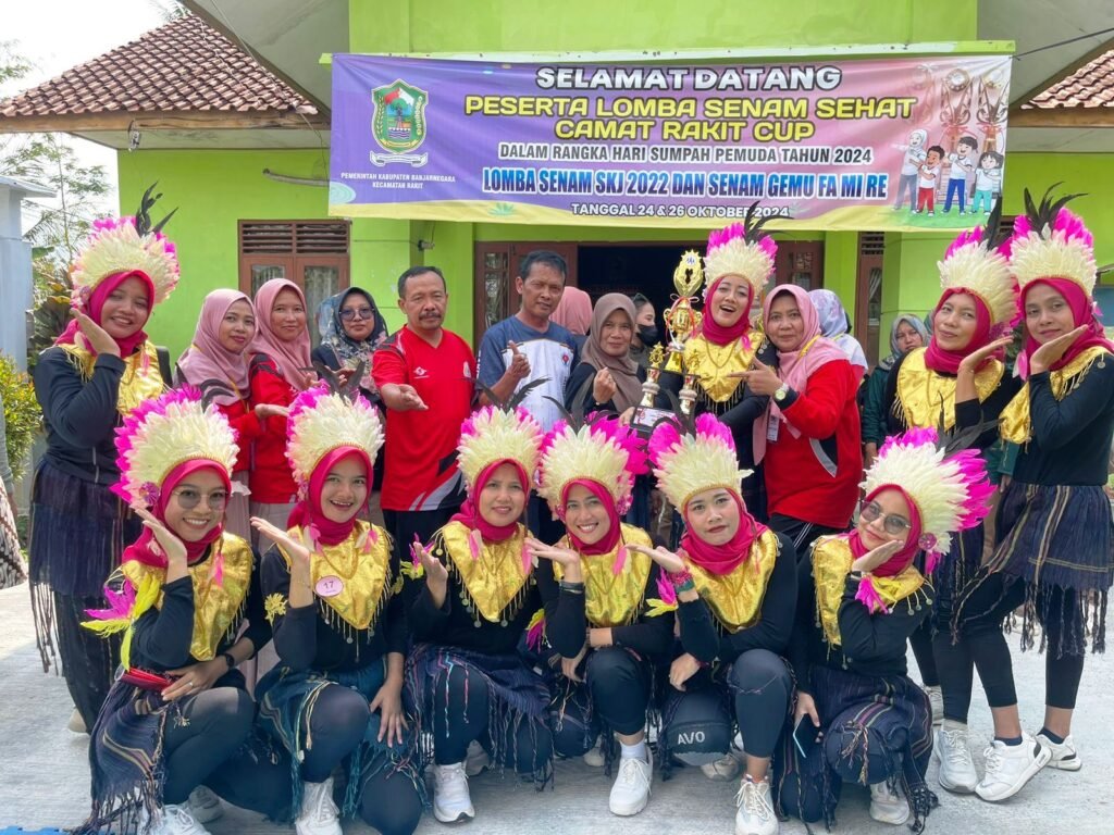 Tim Senam Dabin 2 Korwilcamdikpora Kecamatan Rakit Raih Juara Pertama Lomba Senam Gemu Famire