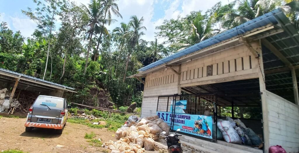 Bank Sampah Twelagiri Ubah Sampah Plastik Jadi Solar, Solusi Inovatif untuk Lingkungan 