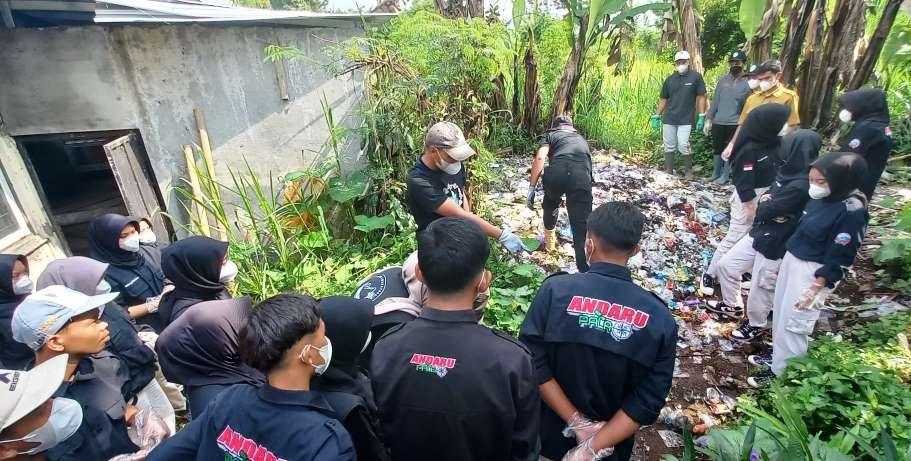 426dc361-5b20-4fda-b412-191997b0b618 SMKN 1 Wanayasa Kolaborasi dengan Komunitas Samosir untuk Edukasi Pengelolaan Sampah