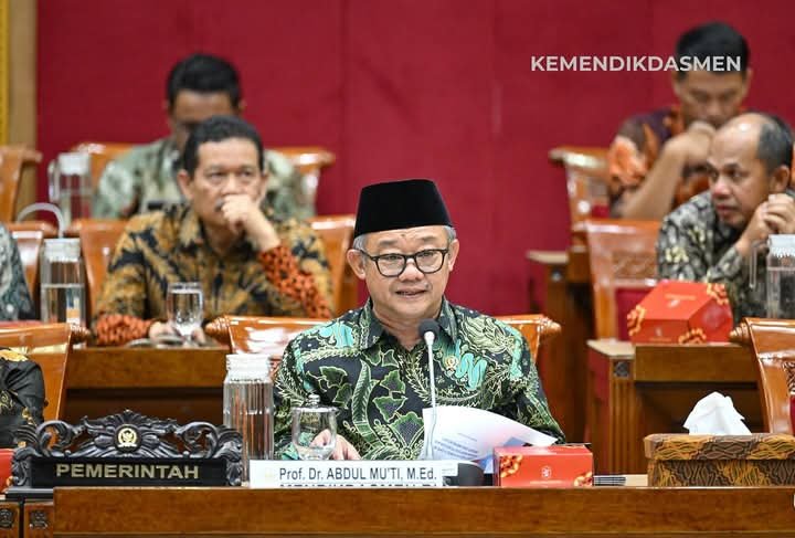Abdul Mu’ti Raih Predikat Menteri Berkinerja Baik, Dorong Transformasi Pendidikan Dasar dan Menengah