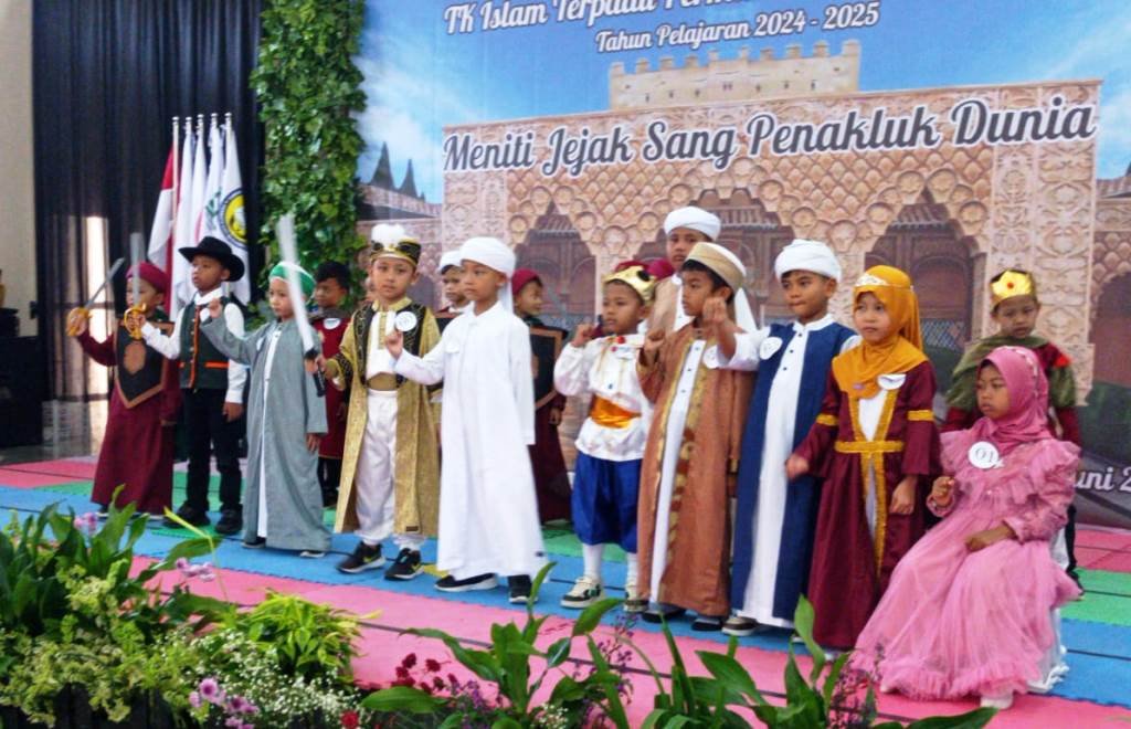 Tawa dan Tangis Warnai Akhirussanah TKIT Permata Hati: Saat Anak-Anak Menjadi “Penakluk Dunia”