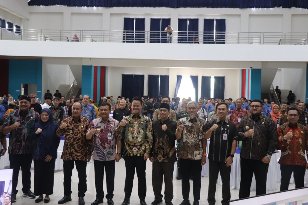 WhatsApp-Image-2025-05-02-at-18.51.35_2dbbe46c-1024x682 Gaspol Jadi Lumbung Pangan Nasional! Jateng Targetkan 11,8 Juta Ton, Setya Arinugroho: Saya Optimis!"