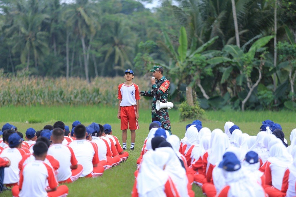 173b5412-b5d1-42dc-9cf1-019643503167 SMPN 1 Bawang Gelar MPLS Ramah dan Penguatan Disiplin untuk Siswa Baru dan Kelas 8-9