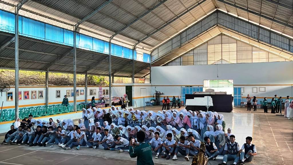 flashmop Meriah dan Penuh Inspirasi! HUT ke-42 SMA N 1 Purwareja Klampok Hadirkan Flashmob hingga Hanum Rais