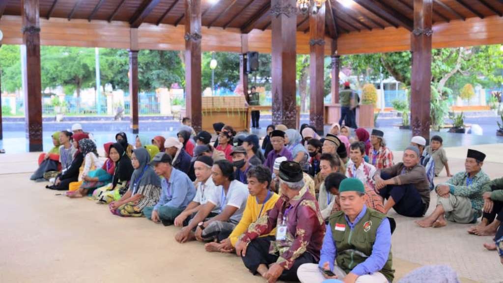 pej Milad ke-5 YKPB Banjarnegara, Puluhan Pejuang Lingkungan Terima Santunan di Pendopo