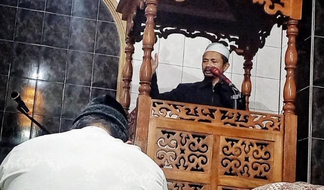 wahyudin-2 Kuliah Subuh di Masjid Al Ishlah Karangkobar, KH Wahyudin Ungkap Empat Kunci Kebahagiaan